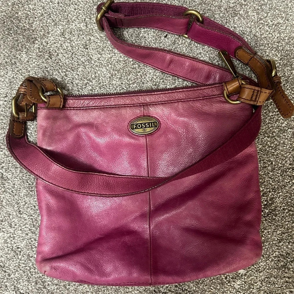 Fossil vintage crossbody in  great used condition - Picture 2 of 13